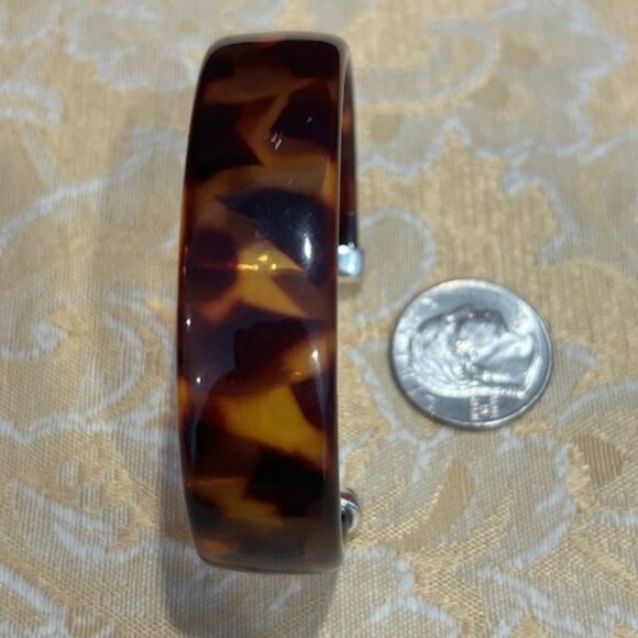 LUCITE Tortoise Shell Silver Accent Cuff BRACELET - Picture 7 of 8